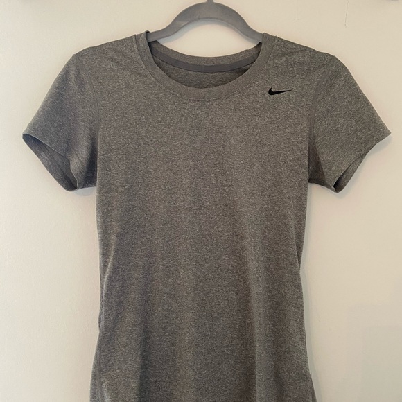 Grey Nike T-Shirt - Picture 1 of 2
